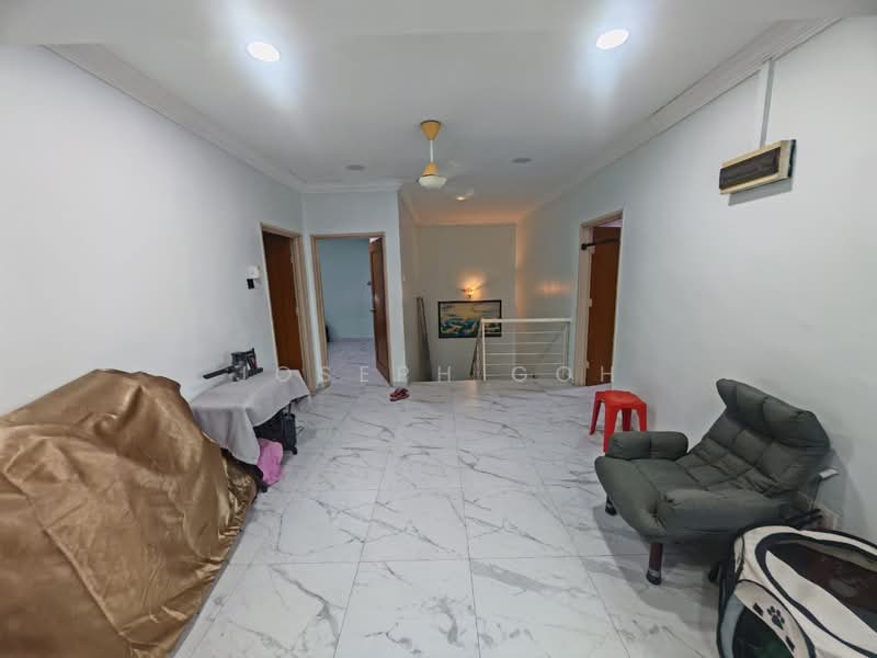 Rumah Teres 2 Tingkat untuk Dijual di Taman Mount Austin (Tebrau) - Joseph Goh - Living Room - PropertyGuru.com.my