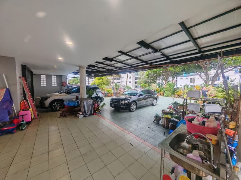 Rumah Teres 2 Tingkat untuk Dijual di Taman Mount Austin (Tebrau) - Joseph Goh - Car Park - PropertyGuru.com.my