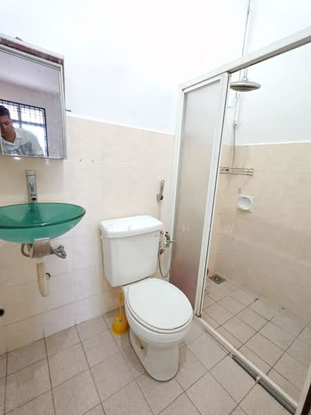 Rumah Teres 1 Tingkat untuk Dijual di Bandar Seri Alam (Masai) - Zack Chow - Bathroom - PropertyGuru.com.my