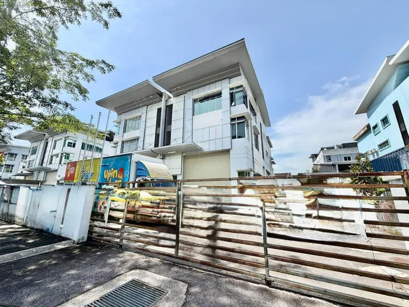 Semi-D Factory for Sale in Shah Alam (Selangor) - Nur Alia Omar - Exterior - PropertyGuru.com.my