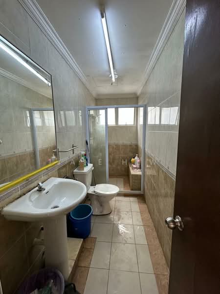 Condominium for Sale at Villa Wangsamas - Jane Hew - Bathroom - PropertyGuru.com.my