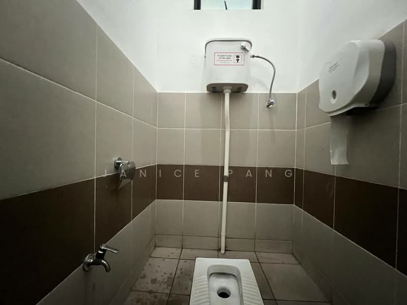 Kedai untuk Dijual di Skudai (Johor) - Janice Pang - Bathroom - PropertyGuru.com.my