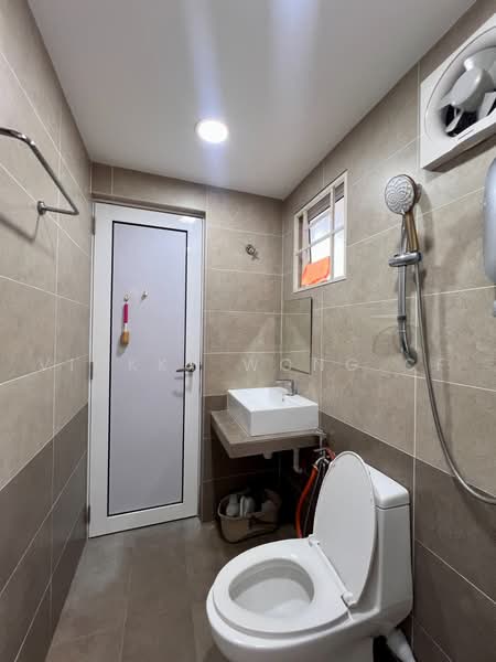 2-storey Terraced House for Sale in Bandar Putra Permai (Seri Kembangan) - Vickky Wong CF - Bathroom - PropertyGuru.com.my
