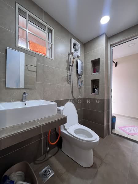 2-storey Terraced House for Sale in Bandar Putra Permai (Seri Kembangan) - Vickky Wong CF - Bathroom - PropertyGuru.com.my