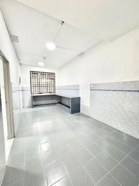 Rumah Teres 1 Tingkat untuk Dijual di Taman Universiti (Skudai) - Janice Yong - Kitchen - PropertyGuru.com.my