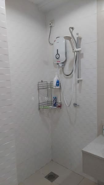 Servis Apartment untuk Dijual di D'Alamanda - Rina . - Bathroom - PropertyGuru.com.my