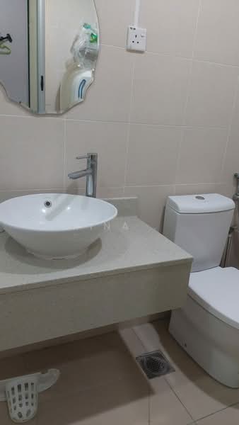 Servis Apartment untuk Dijual di D'Alamanda - Rina . - Bathroom - PropertyGuru.com.my