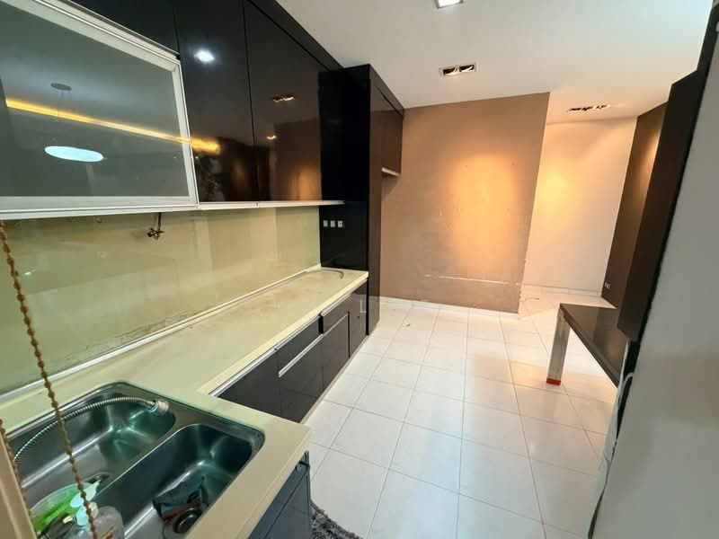 Pangsapuri untuk Dijual di Perling Apartment - JP Lee - Kitchen - PropertyGuru.com.my