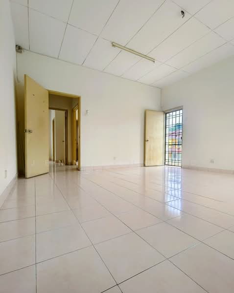 2-storey Terraced House for Sale in Taman Segar Perdana (Cheras) - Jenny Choong - Living Room - PropertyGuru.com.my