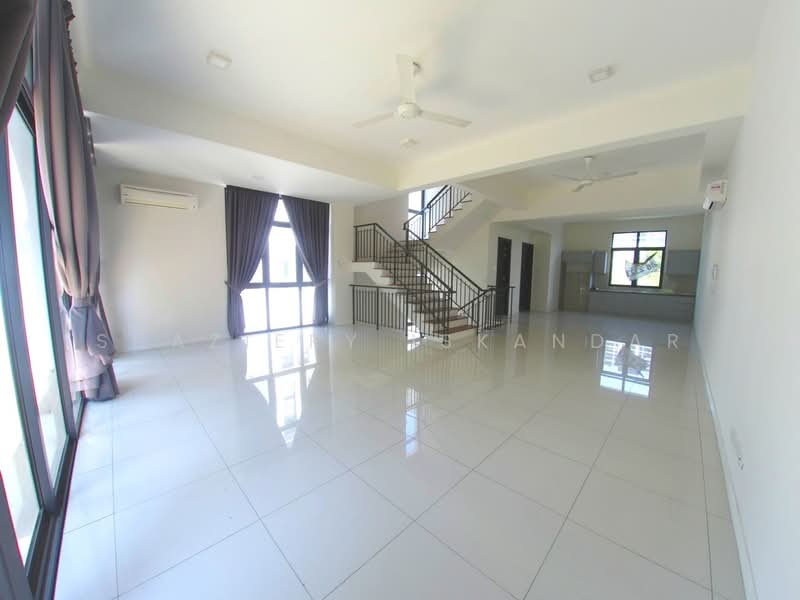 Rumah Teres 3 Tingkat untuk Dijual di Ampang (Kuala Lumpur) - Shaziery Iskandar - Living Room - PropertyGuru.com.my