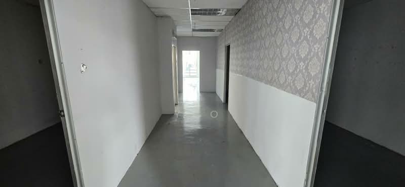 Shop / Office for Rent in Taman Mount Austin (Tebrau) - Yeo - Corridor - PropertyGuru.com.my