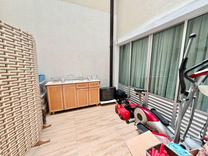 Rumah Teres 3 Tingkat untuk Dijual di Shah Alam (Selangor) - Nur Alia Omar - Balcony - PropertyGuru.com.my
