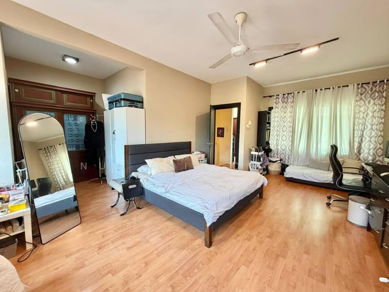 Rumah Teres 3 Tingkat untuk Dijual di Shah Alam (Selangor) - Nur Alia Omar - Bedroom - PropertyGuru.com.my