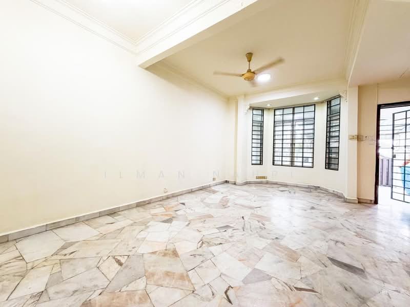 2-storey Terraced House for Sale in Bandar Bukit Puchong (Puchong) - Ilman Nahri - Living Room - PropertyGuru.com.my