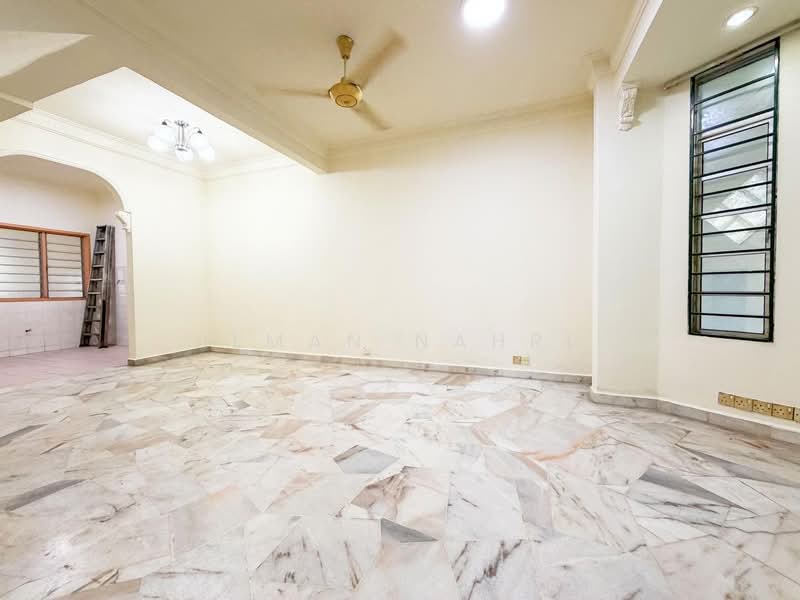 2-storey Terraced House for Sale in Bandar Bukit Puchong (Puchong) - Ilman Nahri - Living Room - PropertyGuru.com.my