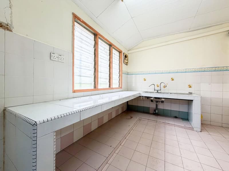 2-storey Terraced House for Sale in Bandar Bukit Puchong (Puchong) - Ilman Nahri - Kitchen - PropertyGuru.com.my