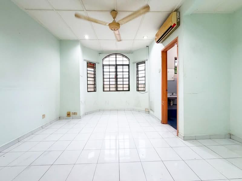 2-storey Terraced House for Sale in Bandar Bukit Puchong (Puchong) - Ilman Nahri - Living Room - PropertyGuru.com.my