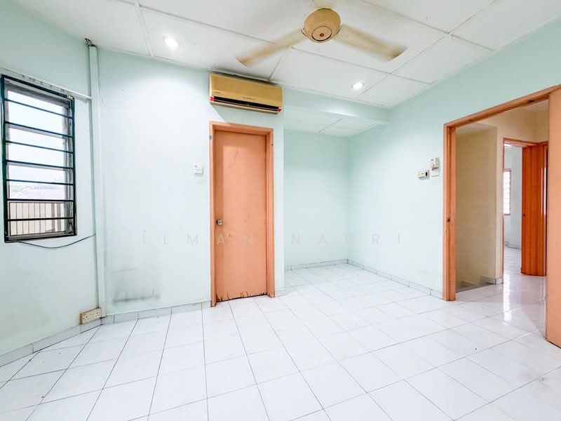 2-storey Terraced House for Sale in Bandar Bukit Puchong (Puchong) - Ilman Nahri - Living Room - PropertyGuru.com.my