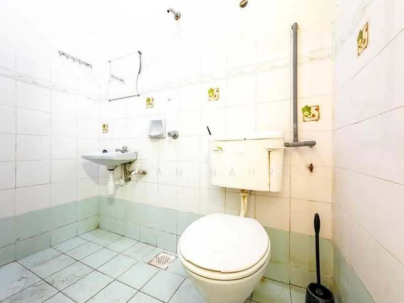 2-storey Terraced House for Sale in Bandar Bukit Puchong (Puchong) - Ilman Nahri - Bathroom - PropertyGuru.com.my