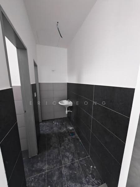 Shop / Office untuk Disewa di Seremban 2 (Negeri Sembilan) - Eric Leong - Bathroom - PropertyGuru.com.my
