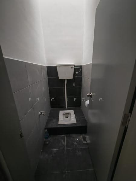 Shop / Office untuk Disewa di Seremban 2 (Negeri Sembilan) - Eric Leong - Bathroom - PropertyGuru.com.my