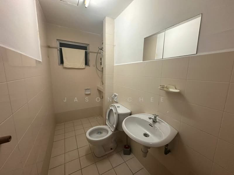 Kondominium untuk Disewa di Perdana View - Jason Chee - Bathroom - PropertyGuru.com.my