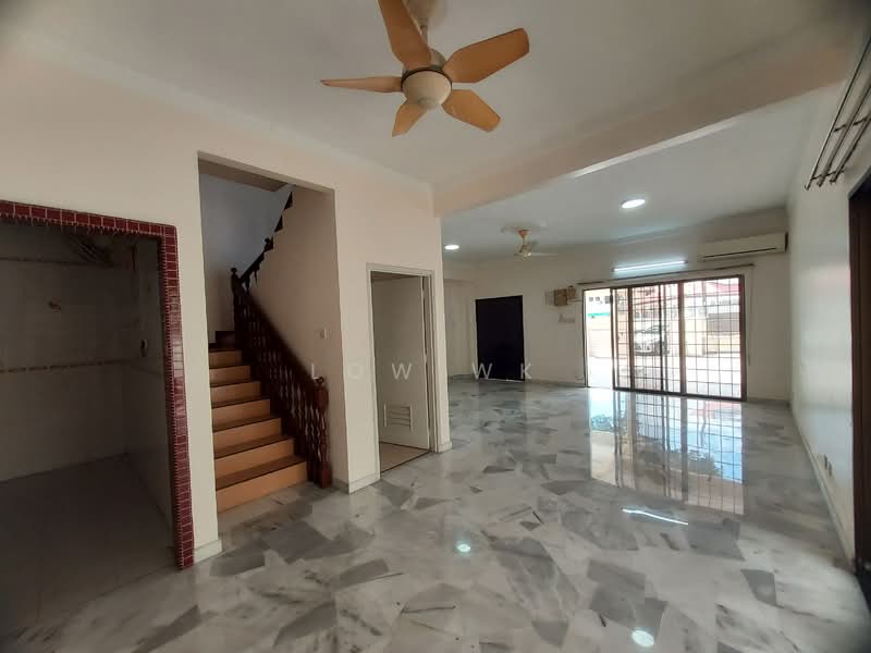 2-storey Terraced House for Sale in Taman Overseas Union (Taman Oug) (Jalan Klang Lama (Old Klang Road)) - LOW WK - Living Room - PropertyGuru.com.my