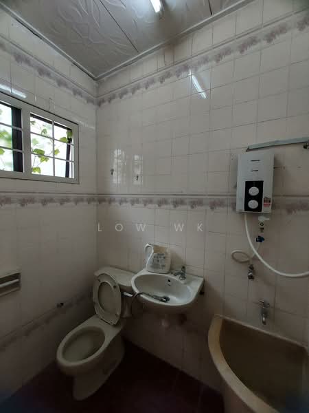 2-storey Terraced House for Sale in Taman Overseas Union (Taman Oug) (Jalan Klang Lama (Old Klang Road)) - LOW WK - Bathroom - PropertyGuru.com.my