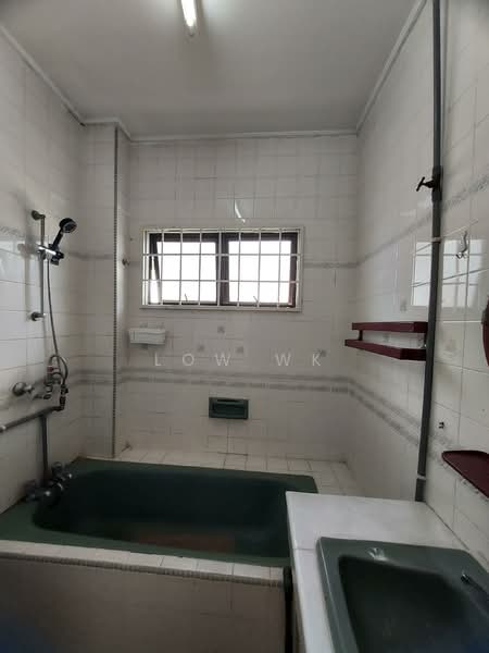 2-storey Terraced House for Sale in Taman Overseas Union (Taman Oug) (Jalan Klang Lama (Old Klang Road)) - LOW WK - Bathroom - PropertyGuru.com.my