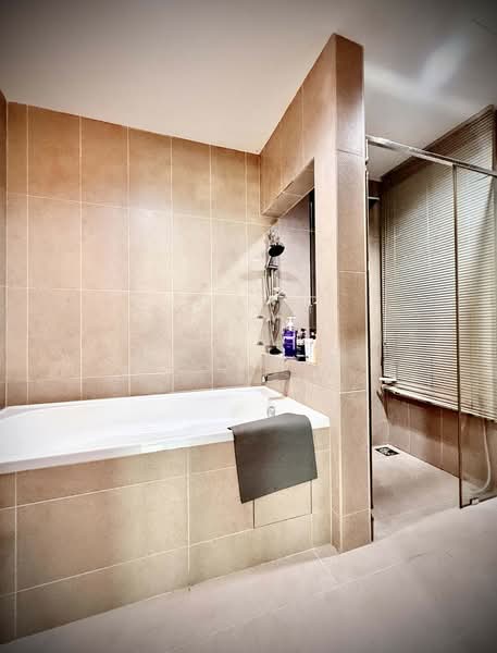 Condominium for Rent at Gurney Paragon - KK Kwok - Bathroom - PropertyGuru.com.my