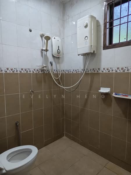 Rumah Teres 1 Tingkat untuk Dijual di Taman Puteri Wangsa (Ulu Tiram) - Evelyn Heng - Bathroom - PropertyGuru.com.my