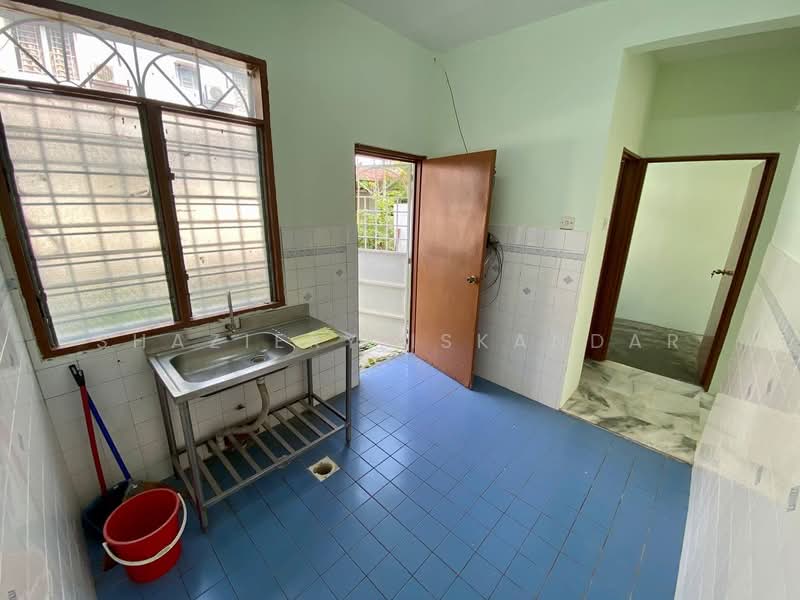 2-storey Terraced House for Sale at USJ 1 - Shaziery Iskandar - Kitchen - PropertyGuru.com.my