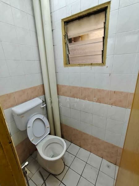 Flat for Rent at Flat PKNS Section 7 - Mohamad Ariff - Bathroom - PropertyGuru.com.my