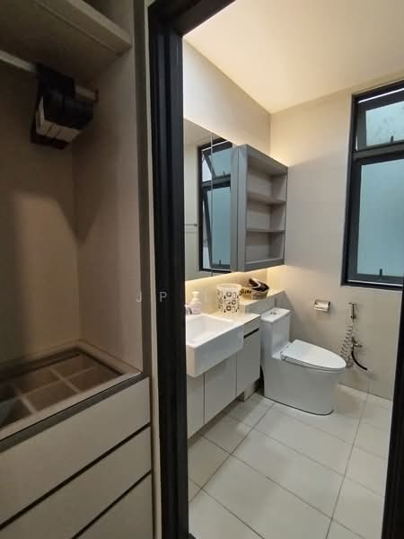 Service Residence for Sale at 8Scape Residence @ Sutera - JP Lee - Bathroom - PropertyGuru.com.my