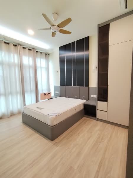 Service Residence for Sale at 8Scape Residence @ Sutera - JP Lee - Bedroom - PropertyGuru.com.my