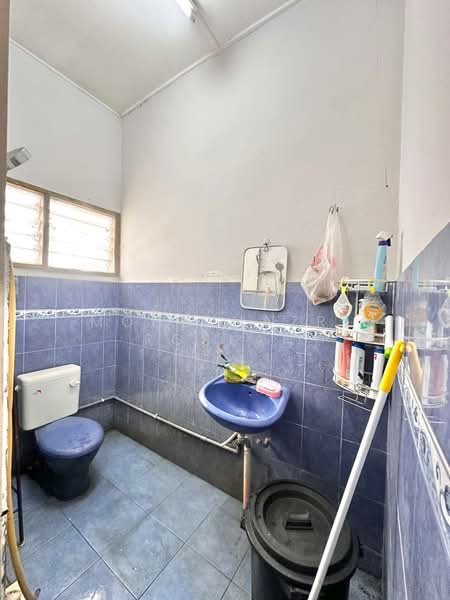 Rumah Teres 1 Tingkat untuk Dijual di Seksyen 2 Bandar Baru Bangi (Bandar Baru Bangi) - Mohd Nazri Roslan - Bathroom - PropertyGuru.com.my