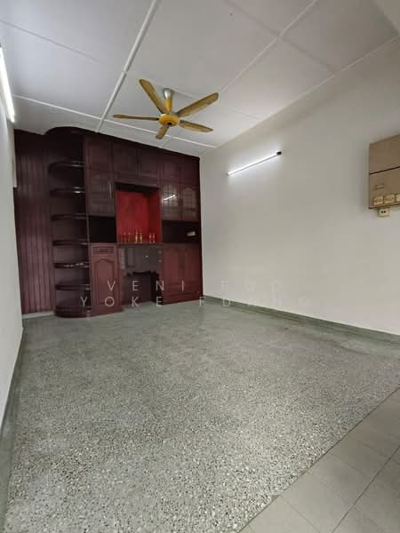 Rumah Teres 1 Tingkat untuk Dijual di Klang (Selangor) - Veni Foo Yoke Fuang - Living Room - PropertyGuru.com.my