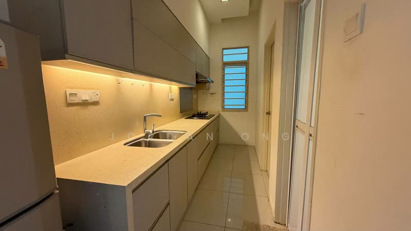 Condominium for Sale at 10 Island Resort - Jordan Ong - Kitchen - PropertyGuru.com.my