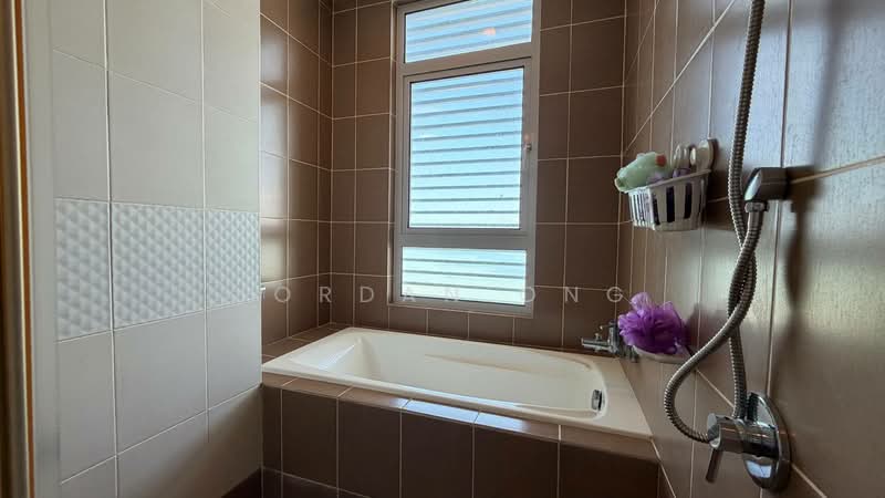 Condominium for Sale at 10 Island Resort - Jordan Ong - Bathroom - PropertyGuru.com.my