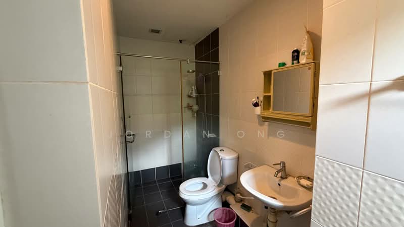 Condominium for Sale at 10 Island Resort - Jordan Ong - Bathroom - PropertyGuru.com.my