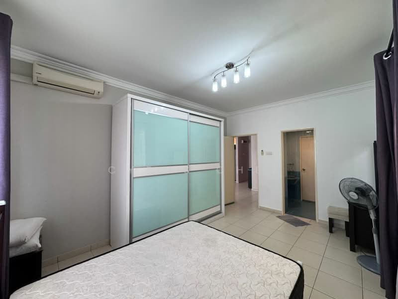 Kondominium untuk Dijual di Platinum Lake PV 10 - Cyrus Chee - Bedroom - PropertyGuru.com.my