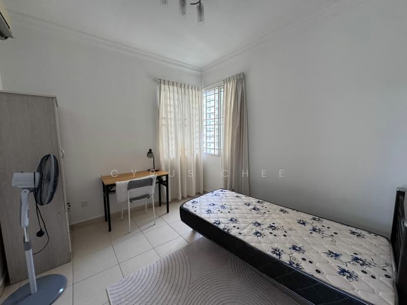 Kondominium untuk Dijual di Platinum Lake PV 10 - Cyrus Chee - Bedroom - PropertyGuru.com.my