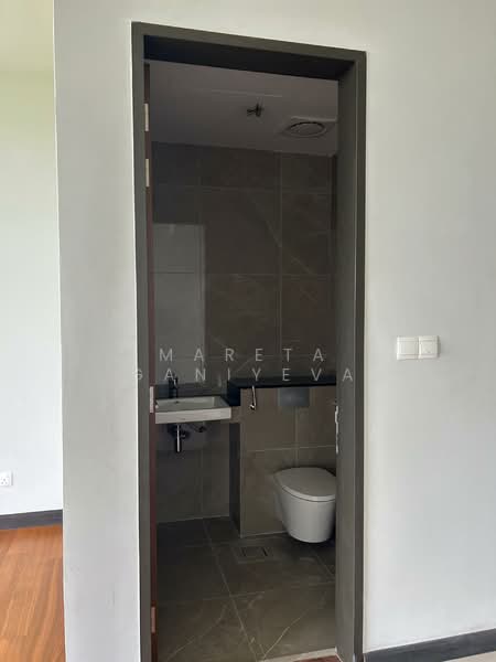 Kondominium untuk Dijual di Impression U-Thant - Mareta Ganiyeva - Bathroom - PropertyGuru.com.my