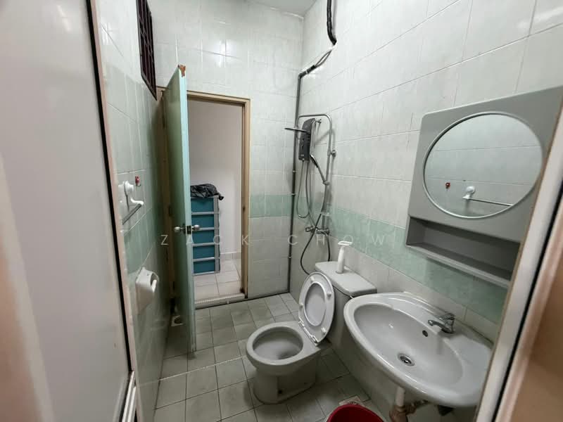 2-storey Terraced House for Sale in Taman Pelangi Indah (Ulu Tiram) - Zack Chow - Bathroom - PropertyGuru.com.my