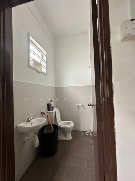 2-storey Terraced House for Sale in Taman Scientex Senai (Senai) - Pierre Chin - Bathroom - PropertyGuru.com.my