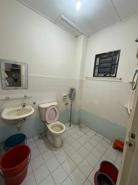 Rumah Teres 2 Tingkat untuk Dijual di Bandar Indahpura (Kulai) - Kuu Chin - Bathroom - PropertyGuru.com.my