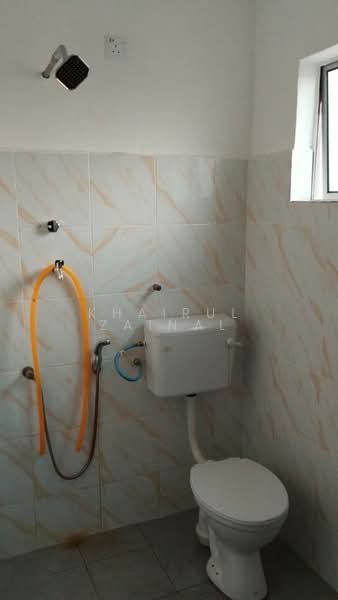 Townhouse for Rent in Batu (Kuala Lumpur) - Khairul Zainal - Bathroom - PropertyGuru.com.my