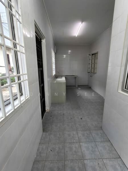 2-storey Terraced House for Sale in Taman Putri Kulai (Kulai) - Danny See - Kitchen - PropertyGuru.com.my