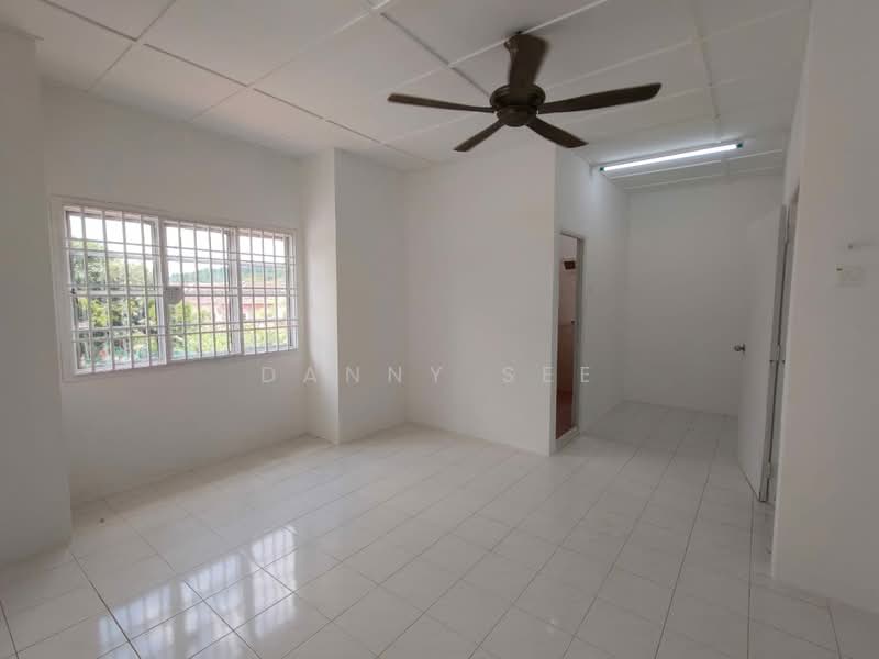 2-storey Terraced House for Sale in Taman Putri Kulai (Kulai) - Danny See - Interior - PropertyGuru.com.my