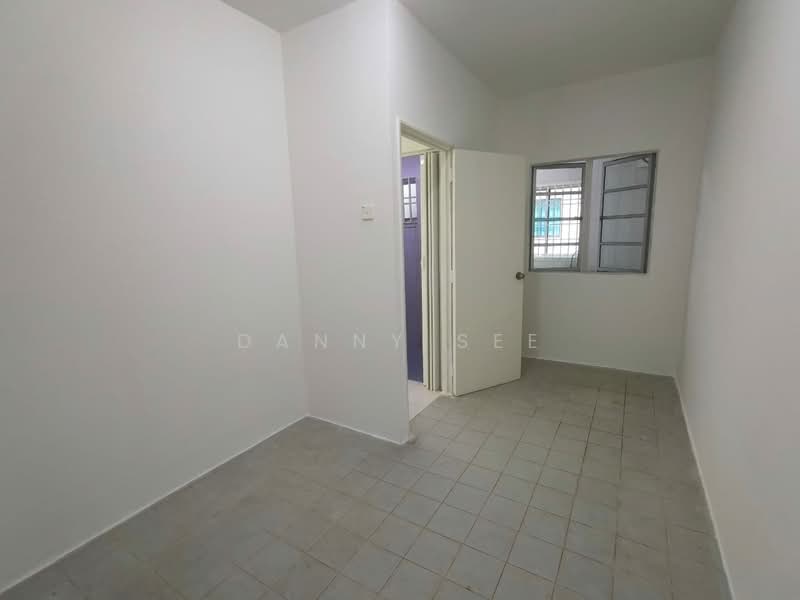 2-storey Terraced House for Sale in Taman Putri Kulai (Kulai) - Danny See - Interior - PropertyGuru.com.my